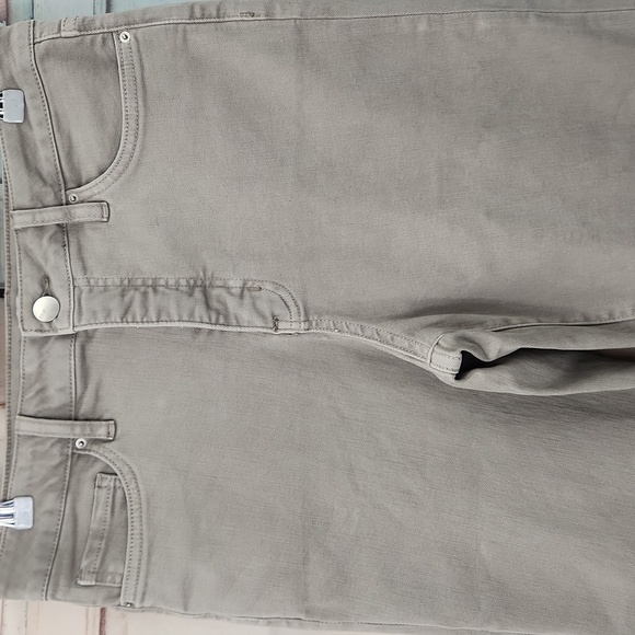 RFM Los Angeles High Rise Cropped Raw Hem Jeans - Picture 2 of 8